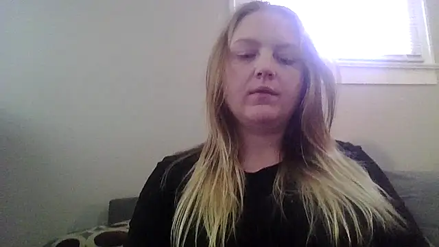 Snapshot of PhatAssBlond chatting on 02-17-25, 05:43 PhatAssBlond online show from 02-17-25, 05:43