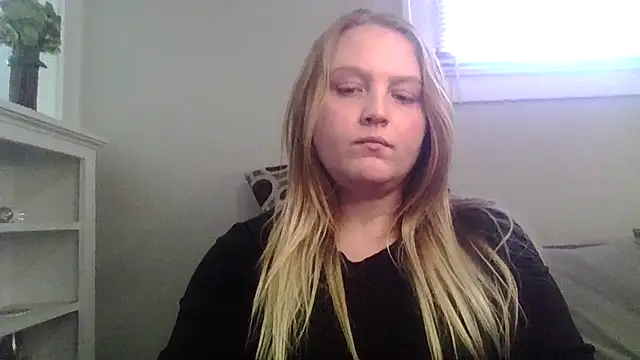 Snapshot of PhatAssBlond chatting on 02-17-25, 09:08 PhatAssBlond online show from 02-17-25, 09:08