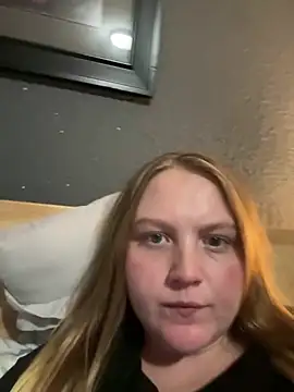 Snapshot of PhatAssBlond chatting on 02-20-25, 11:21 PhatAssBlond online show from 02-20-25, 11:21