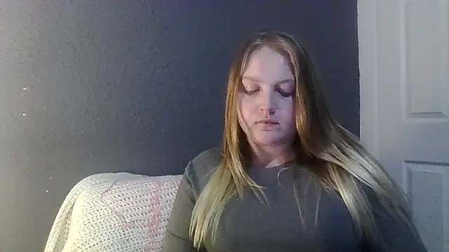 Snapshot of PhatAssBlond chatting on 02-23-25, 11:25 PhatAssBlond online show from 02-23-25, 11:25