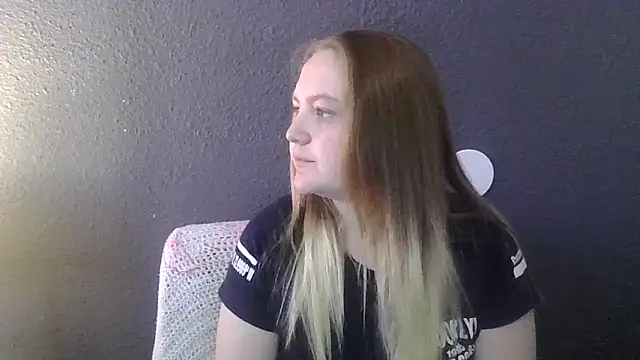 Snapshot of PhatAssBlond chatting on 02-28-25, 05:26 PhatAssBlond online show from 02-28-25, 05:26