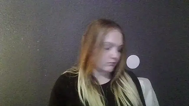 Snapshot of PhatAssBlond chatting on 03-05-25, 03:18 PhatAssBlond online show from 03-05-25, 03:18