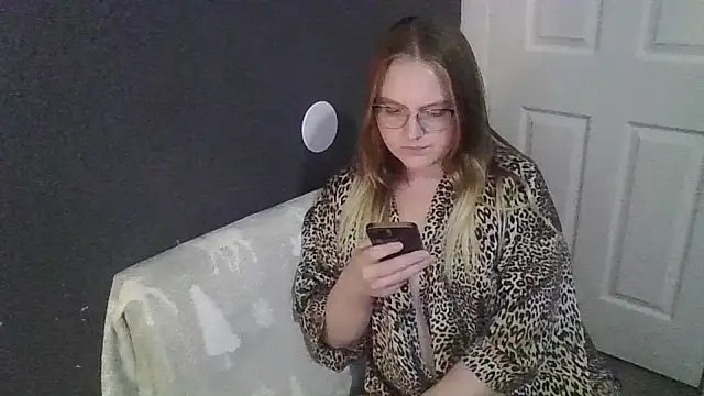 Snapshot of PhatAssBlond chatting on 03-05-25, 11:16 PhatAssBlond online show from 03-05-25, 11:16