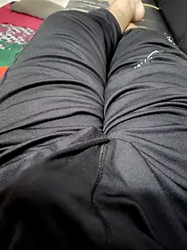 Snapshot of SplitPrestige19 chatting on 02-17-26, 05:30 SplitPrestige19 online show from 02-17-26, 05:30