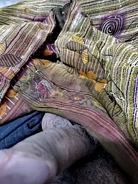 Snapshot of SplitPrestige19 chatting on 02-18-26, 06:15 SplitPrestige19 online show from 02-18-26, 06:15