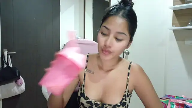 ice ice babyy online show from 10-18-25, 07:47