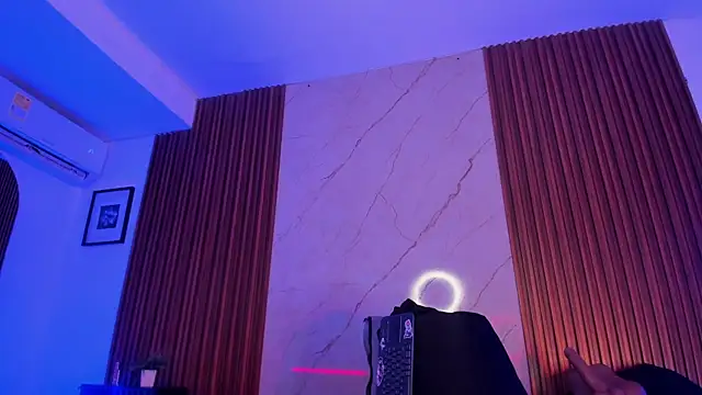 Snapshot of Emiilycollins chatting on 10-23-25, 10:30 Emiilycollins online show from 10-23-25, 10:30