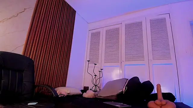 Snapshot of Emiilycollins chatting on 01-14-26, 12:16 Emiilycollins online show from 01-14-26, 12:16