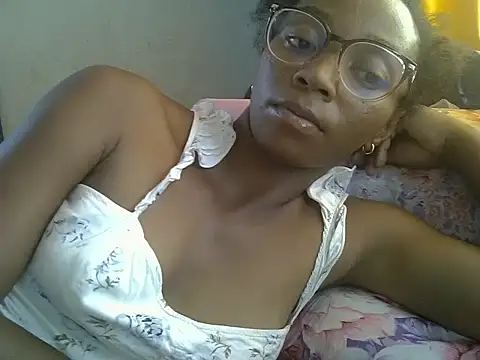 ElianeHot online show from 03-25-26, 10:43