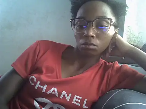Snapshot of ElianeHot chatting on 04-03-26, 02:04 ElianeHot online show from 04-03-26, 02:04