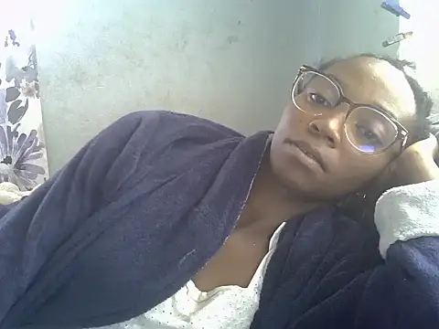 Snapshot of ElianeHot chatting on 04-09-26, 08:42 ElianeHot online show from 04-09-26, 08:42