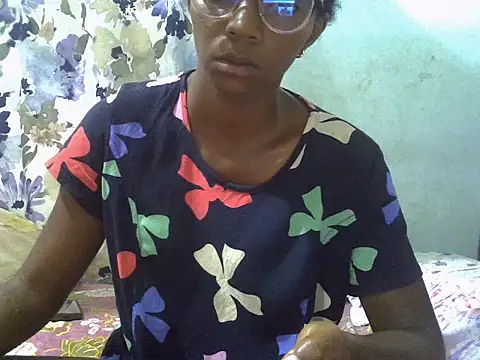 Snapshot of ElianeHot chatting on 04-14-26, 03:40 ElianeHot online show from 04-14-26, 03:40