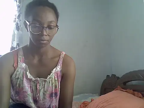 Snapshot of ElianeHot chatting on 04-24-26, 08:39 ElianeHot online show from 04-24-26, 08:39