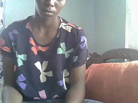 Snapshot of ElianeHot chatting on 04-25-26, 08:28 ElianeHot online show from 04-25-26, 08:28