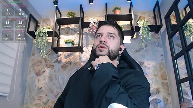Snapshot of TomSloan_ chatting on 01-10-25, 11:22 TomSloan online show from 01-10-25, 11:22