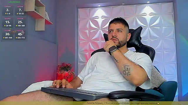 Snapshot of TomSloan_ chatting on 01-31-25, 05:53 TomSloan online show from 01-31-25, 05:53