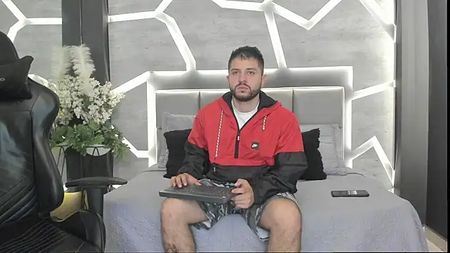 Snapshot of TomSloan_ chatting on 03-09-25, 11:14 TomSloan online show from 03-09-25, 11:14