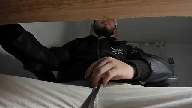 s sven03 online show from 12-19-24, 06:23