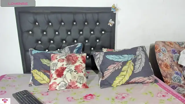 Darlyquenn11 online show from 12-29-24, 03:54