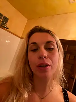 Snapshot of eskarlata255 chatting on 10-03-25, 11:57 eskarlata255 online show from 10-03-25, 11:57