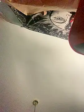 Snapshot of eskarlata255 chatting on 01-12-26, 11:48 eskarlata255 online show from 01-12-26, 11:48