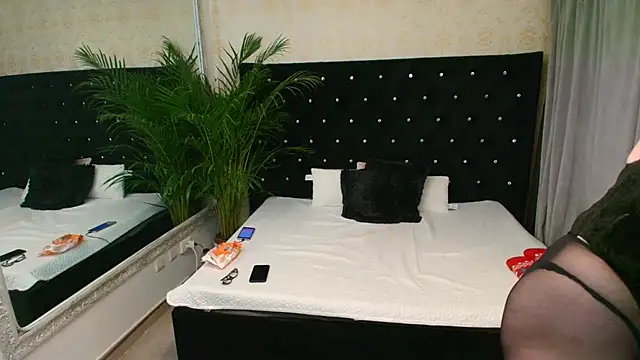 Lilly hott online show from 01-15-26, 07:28