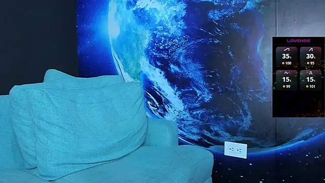 Snapshot of delessandro_world chatting on 09-09-25, 02:11 delessandro world online show from 09-09-25, 02:11