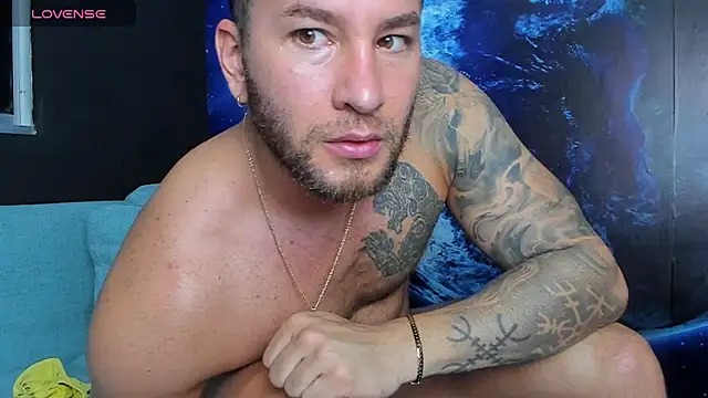 Snapshot of delessandro_world chatting on 10-14-25, 12:55 delessandro world online show from 10-14-25, 12:55