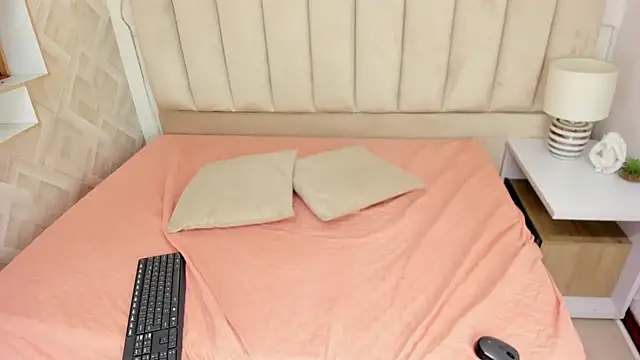 Anniie Queen online show from 12-23-25, 03:15