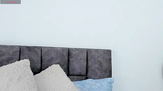 VeronicaTonu online show from 02-18-25, 03:21