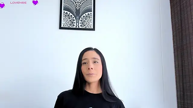 Snapshot of VeronicaTonu chatting on 02-14-26, 02:03 VeronicaTonu online show from 02-14-26, 02:03