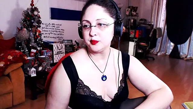 Snapshot of Imperatriza chatting on 12-21-24, 07:56 Imperatriza online show from 12-21-24, 07:56