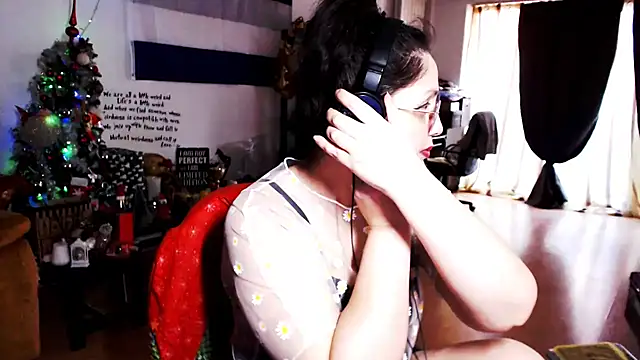 Snapshot of Imperatriza chatting on 01-19-25, 12:06 Imperatriza online show from 01-19-25, 12:06