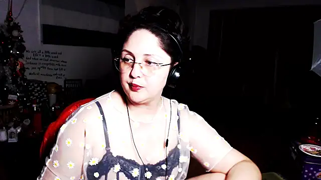 Snapshot of Imperatriza chatting on 01-19-25, 06:21 Imperatriza online show from 01-19-25, 06:21
