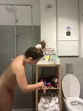 lyajoliee online show from 02-10-26, 09:57