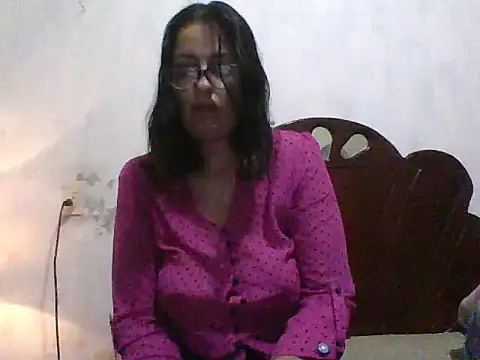 Samanthat33 online show from 02-27-25, 05:58