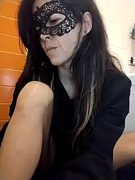 Snapshot of EmySkinny85 chatting on 12-19-24, 08:34 EmySkinny85 online show from 12-19-24, 08:34