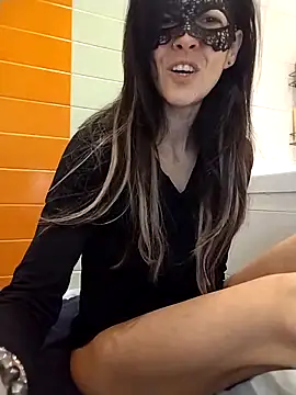 Snapshot of EmySkinny85 chatting on 12-30-24, 09:29 EmySkinny85 online show from 12-30-24, 09:29