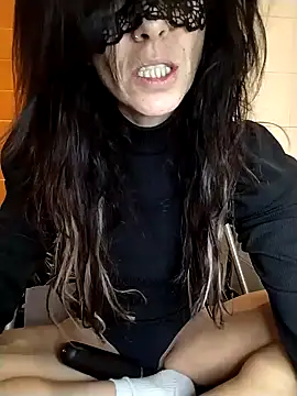 Snapshot of EmySkinny85 chatting on 02-04-25, 04:18 EmySkinny85 online show from 02-04-25, 04:18