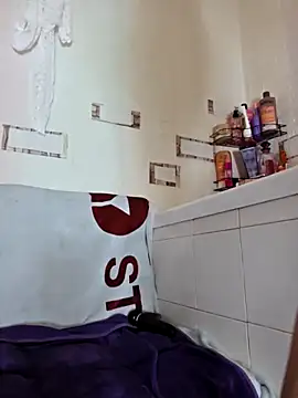 EmySkinny85 online show from 03-19-26, 04:44