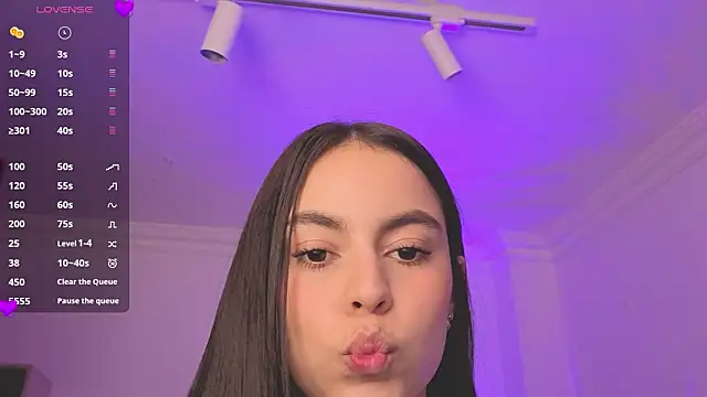 Snapshot of Aleejaa__ chatting on 03-10-26, 11:37 Aleejaa online show from 03-10-26, 11:37