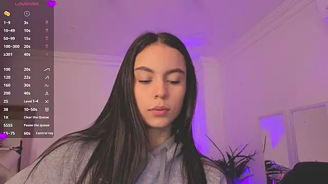 Aleejaa   online show from 06-17-26, 11:01