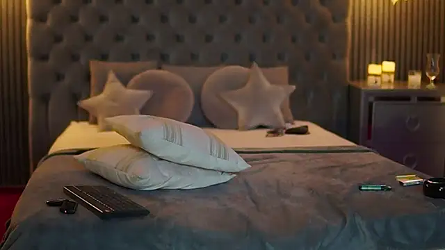 Snapshot of AmelyNoir chatting on 01-04-25, 12:27 AmelyNoir online show from 01-04-25, 12:27