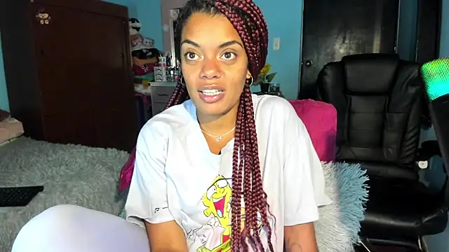 Snapshot of ladyrd1 chatting on 12-05-24, 03:15 ladyrd1 online show from 12-05-24, 03:15