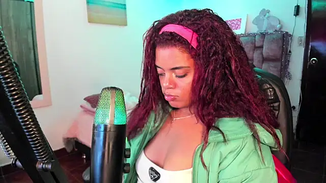 Snapshot of ladyrd1 chatting on 12-20-24, 07:12 ladyrd1 online show from 12-20-24, 07:12