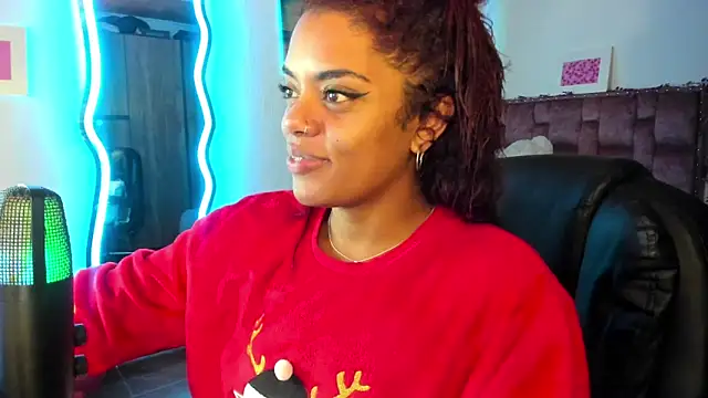 Snapshot of ladyrd1 chatting on 12-25-24, 07:57 ladyrd1 online show from 12-25-24, 07:57