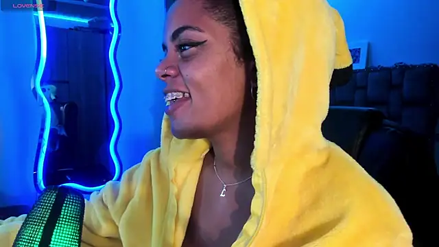 Snapshot of ladyrd1 chatting on 12-31-24, 08:15 ladyrd1 online show from 12-31-24, 08:15