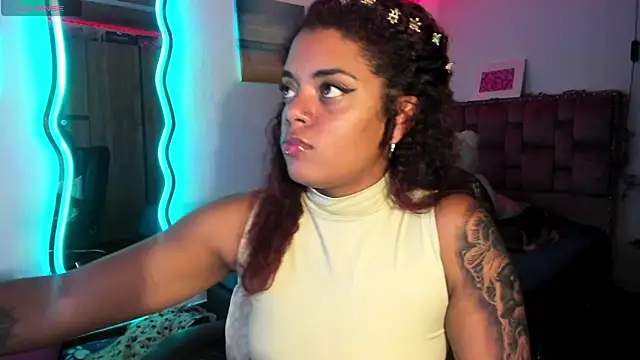 Snapshot of ladyrd1 chatting on 01-11-25, 08:00 ladyrd1 online show from 01-11-25, 08:00