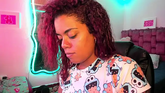 Snapshot of ladyrd1 chatting on 01-12-25, 02:52 ladyrd1 online show from 01-12-25, 02:52