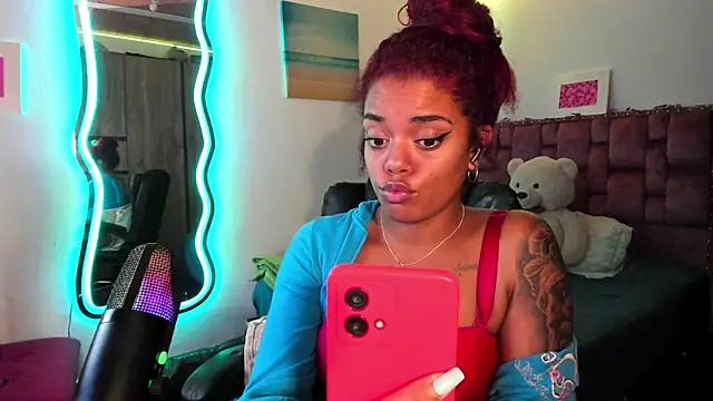 Snapshot of ladyrd1 chatting on 01-15-25, 08:51 ladyrd1 online show from 01-15-25, 08:51